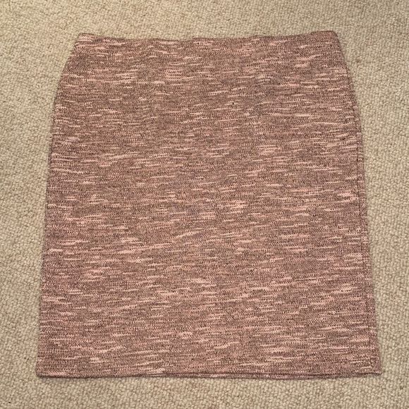 Stunning Loft Skirt - Picture 2 of 4